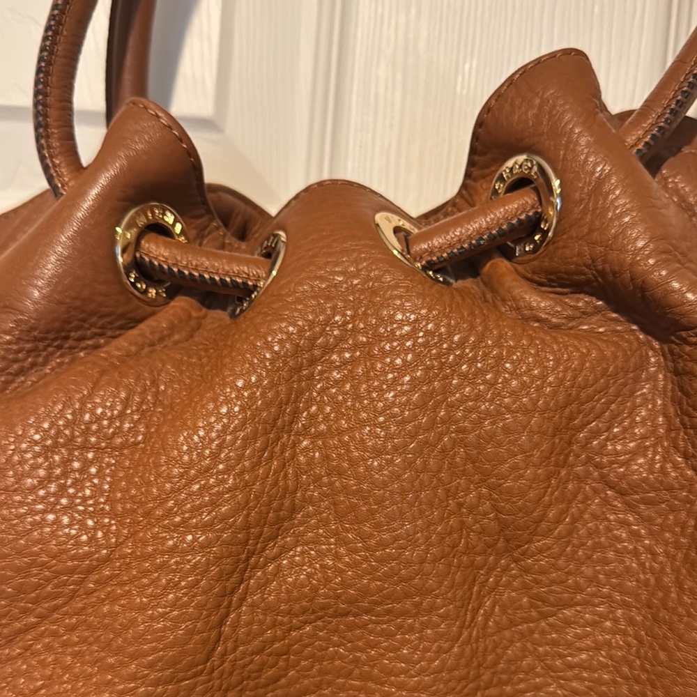 Michael Kors Tan Leather Shoulder Bag - Picture 4 of 9